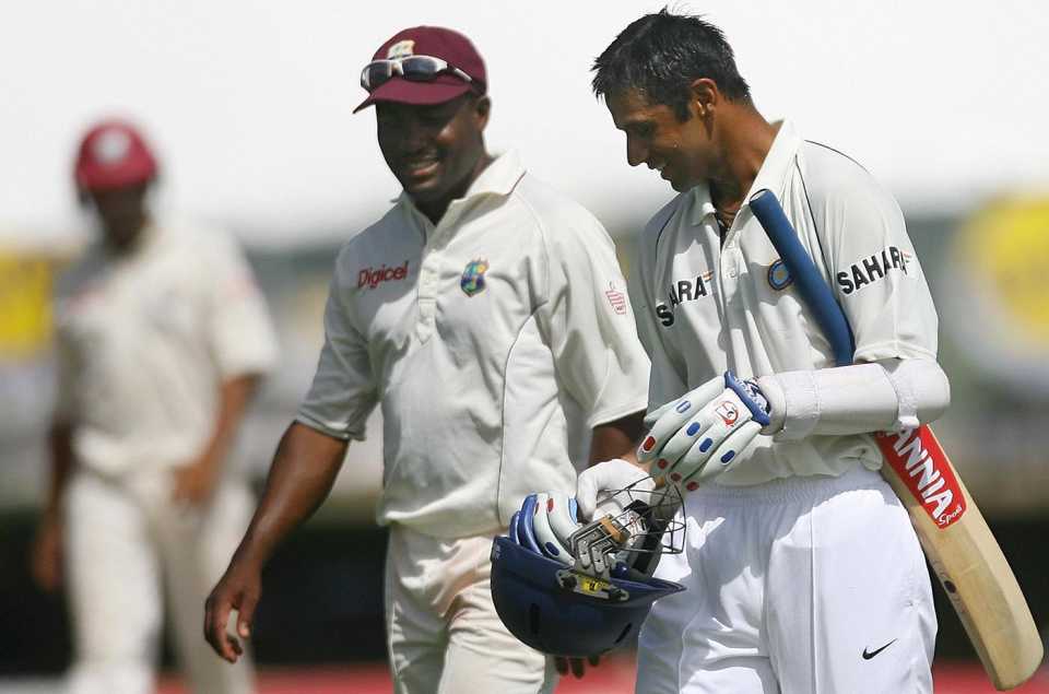 Brian Lara and Rahul Dravid have a chat, West Indies vs India, 3rd Test, St Kitts, 5th day, June 26, 2006