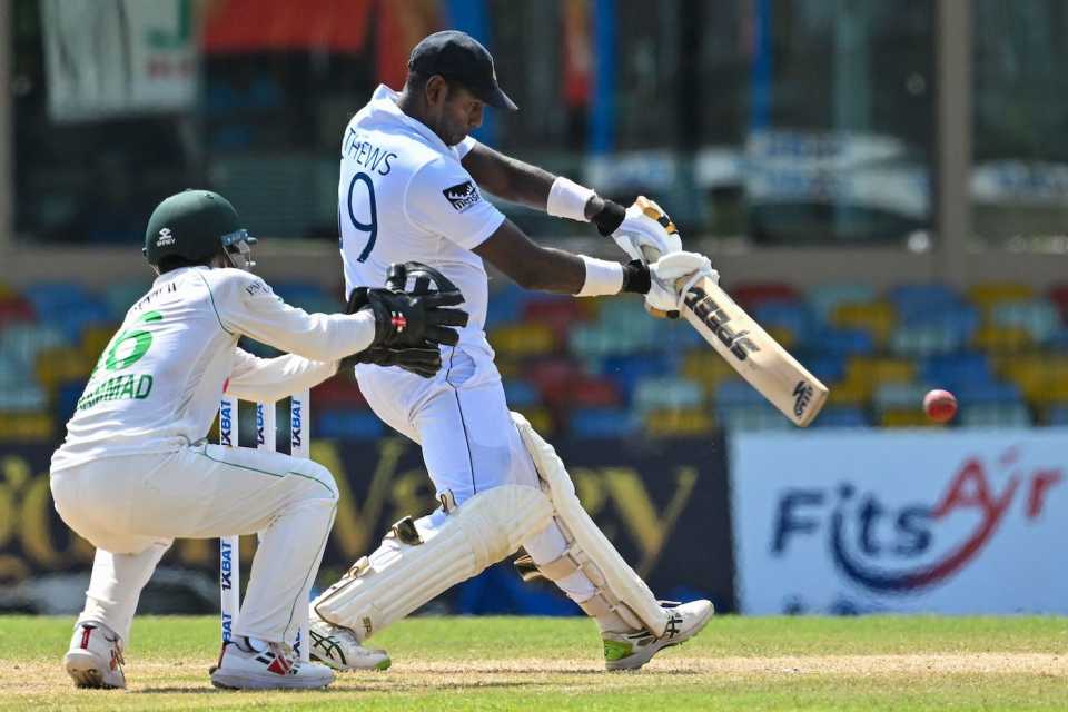 Angelo Mathews fought back with a fifty despite an injury