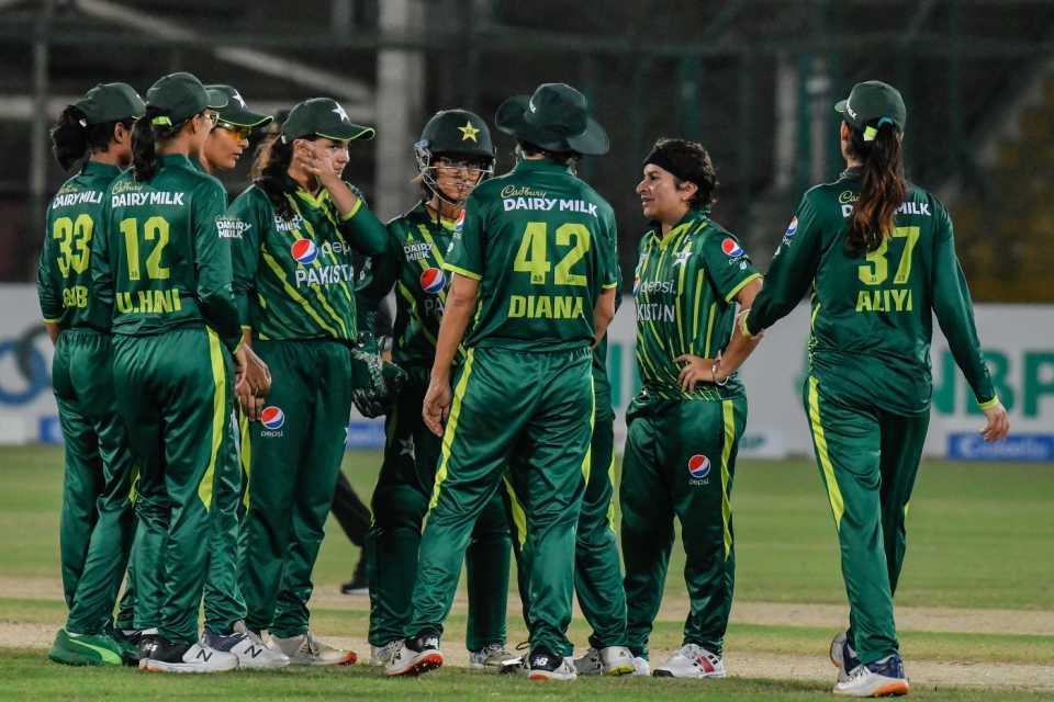 Pakistan players celebrate a wicket, Pakistan vs South Africa, 3rd women's T20I,  Karachi, September 04, 2023