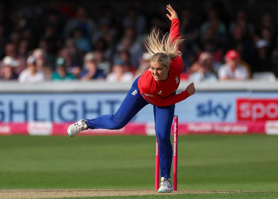 Sarah Glenn sends down a delivery, England vs Sri Lanka, 2nd women's T20I, Chelmsford, September 2, 2023