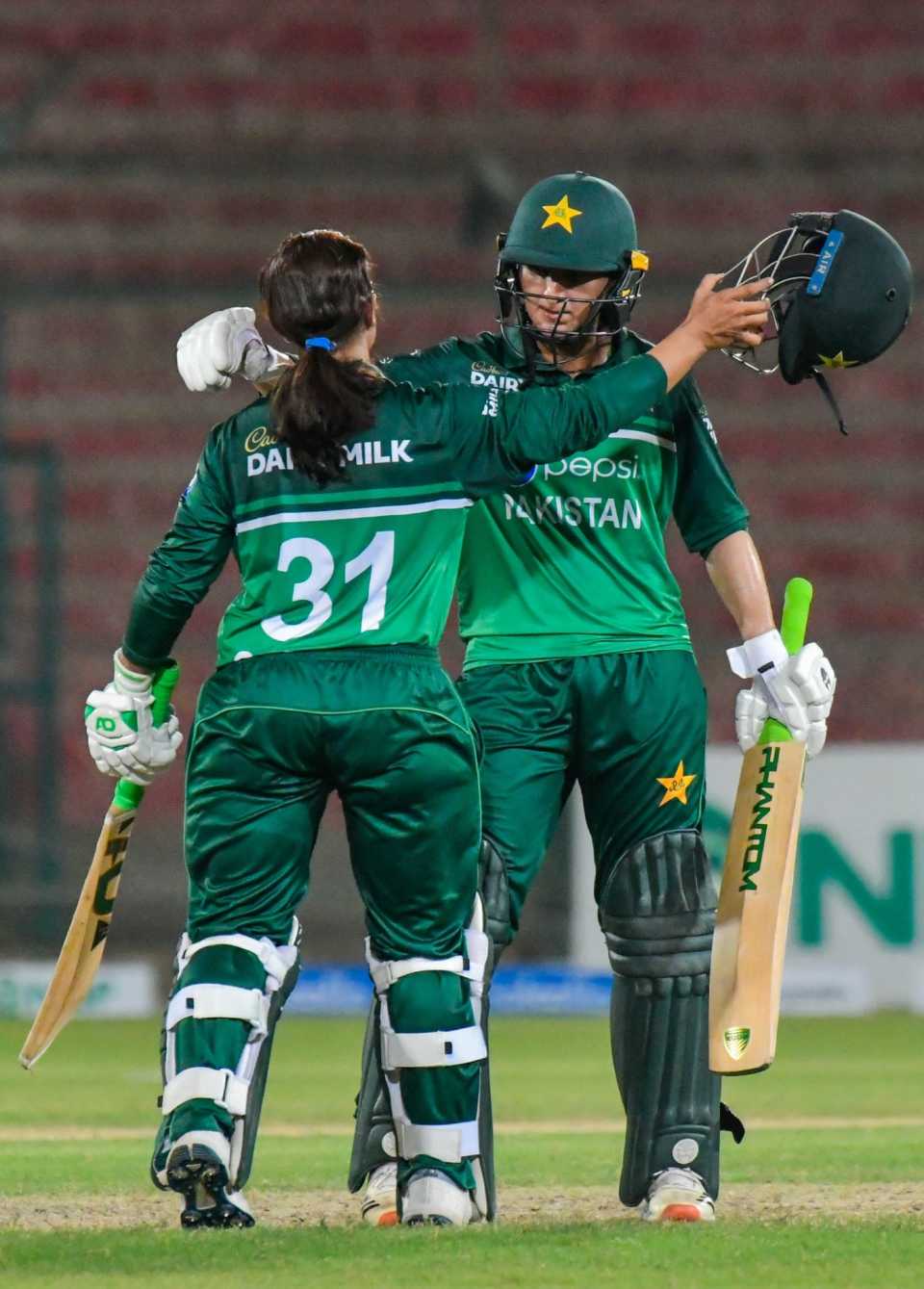 Sidra Ameen and Bismah Maroof added 110 for the second wicket