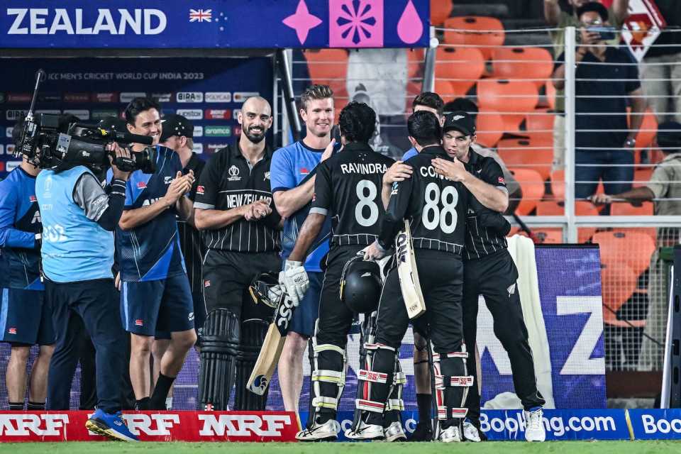 Rachin Ravindra and Devon Conway get a grand welcome from the New Zealand dugout