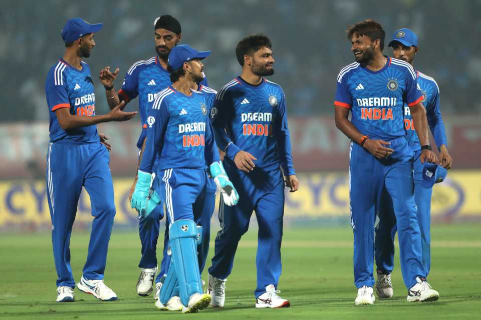 Mukesh Kumar bowled an excellent last over, conceding just five runs