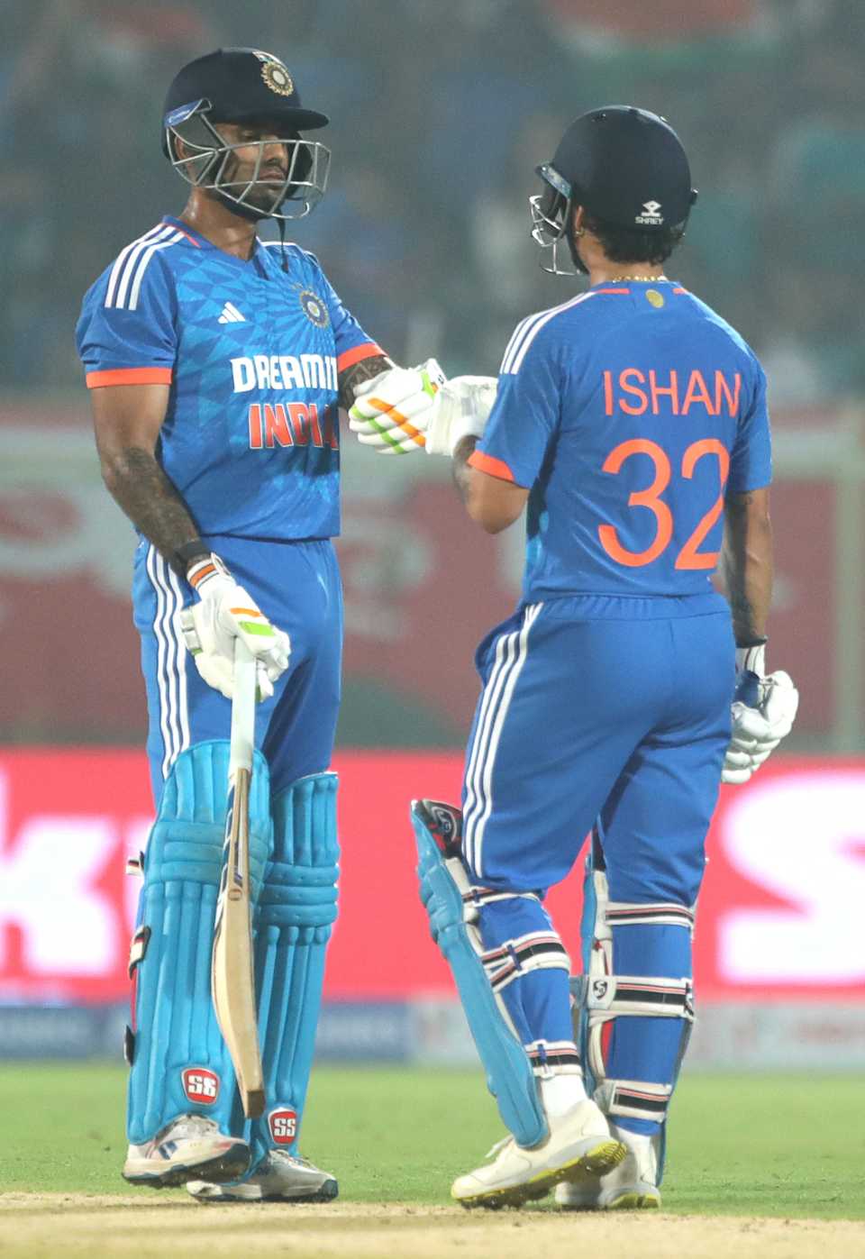 Suryakumar Yadav and Ishan Kishan put the Indian chase on track