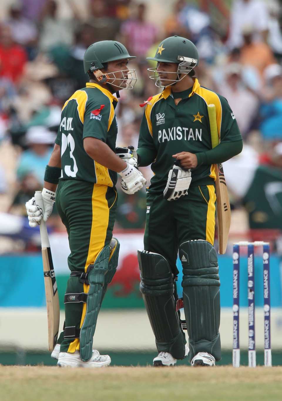 Kamran Akmal and Salman Butt have a mid-pitch chat, Australia vs Pakistan, Men's T20 World Cup semi-final, Gros Islet, May 14, 2010