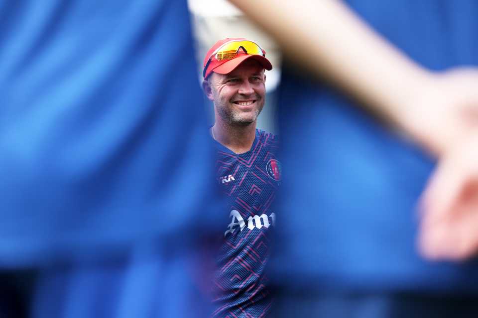 Jonathan Trott talks to his players in the huddle before the game, Pakistan vs Afghanistan, Men's World Cup 2023, Chennai, October 23, 2023