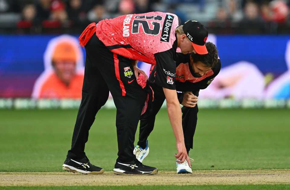 The surface in Geelong came under the scanner after 6.5 overs, Melbourne Renegades vs Perth Scorchers, BBL 2023-24, Geelong, December 10, 2023