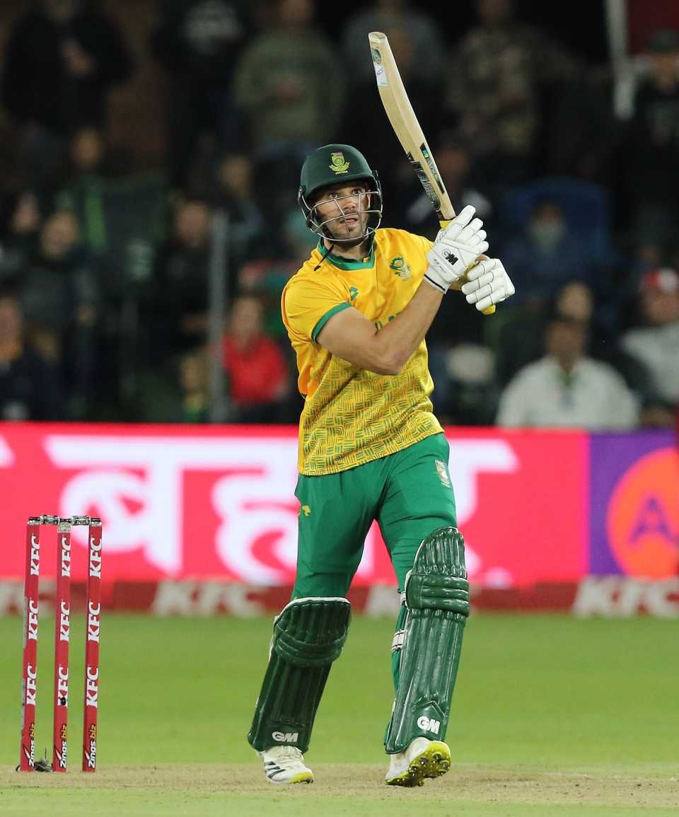 Aiden Markram smashed 30 off 17 to keep South Africa in the chase