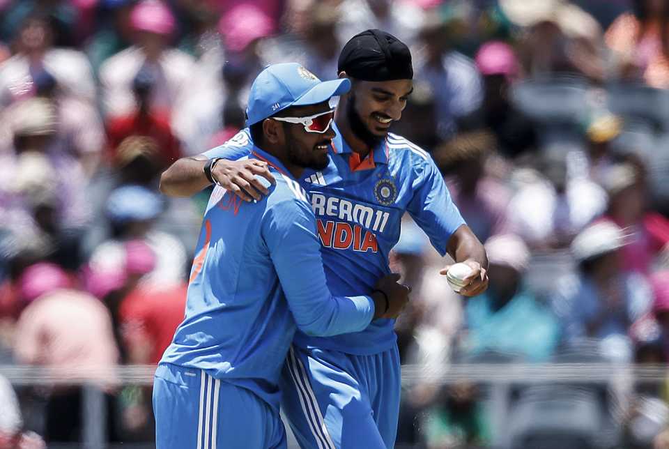 Arshdeep Singh and Sanju Samson celebrate a wicket