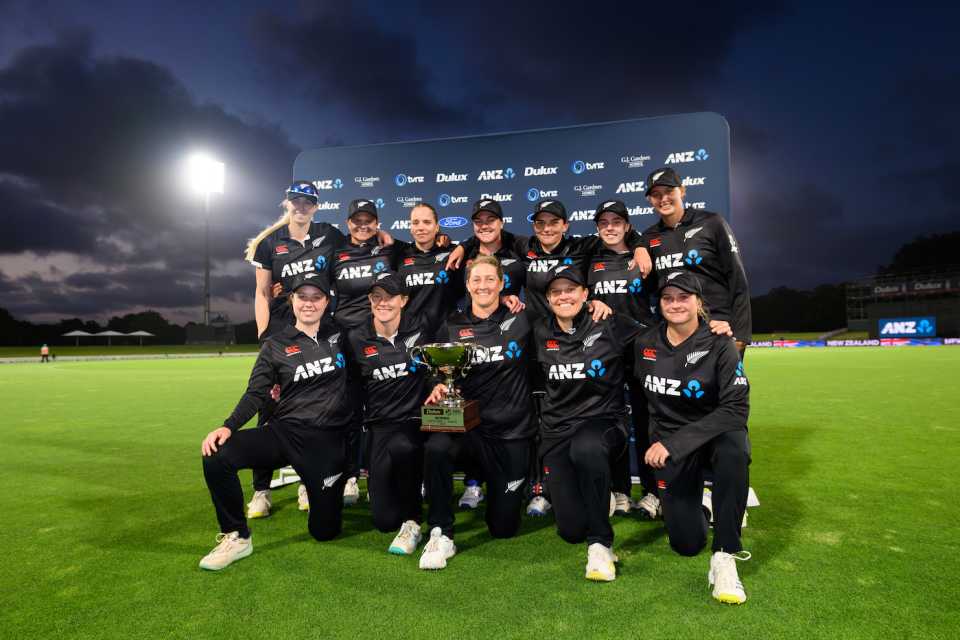 New Zealand lost the last game but took back the trophy, New Zealand vs Pakistan, 3rd women's ODI, Christchurch, December 18, 2023