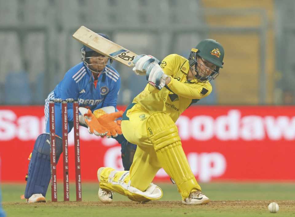 Phoebe Litchfield slogs one all along the ground, India vs Australia, 1st ODI, Mumbai, December 28, 2023