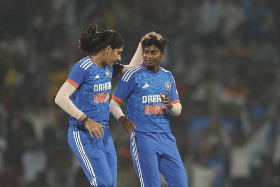 Pooja Vastrakar had Ashleigh Gardner caught behind, India vs Australia, 2nd T20I, Mumbai, January 7, 2024