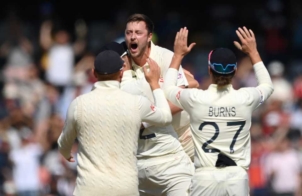 Ollie Robinson celebrates the wicket of Virat Kohli, England vs India, 3rd Test, Leeds, 4th day, August 28, 2021