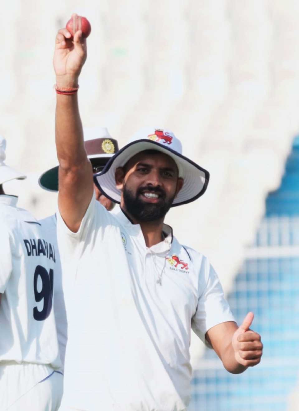 Mohit Avasthi holds the ball up after bagging a seven-for, Bengal vs Mumbai, Ranji Trophy, 3rd day, Eden Gardens, February 4, 2024