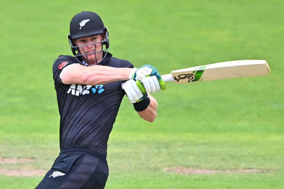 Josh Clarkson swats one away, New Zealand vs Bangladesh, 3rd ODI, Napier, December 23, 2023
