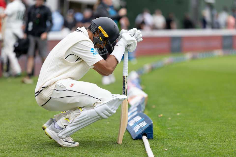 Rachin Ravindra gets in the zone before going out, New Zealand vs Australia, 1st Test, Wellington, 4th day, March 3, 2024