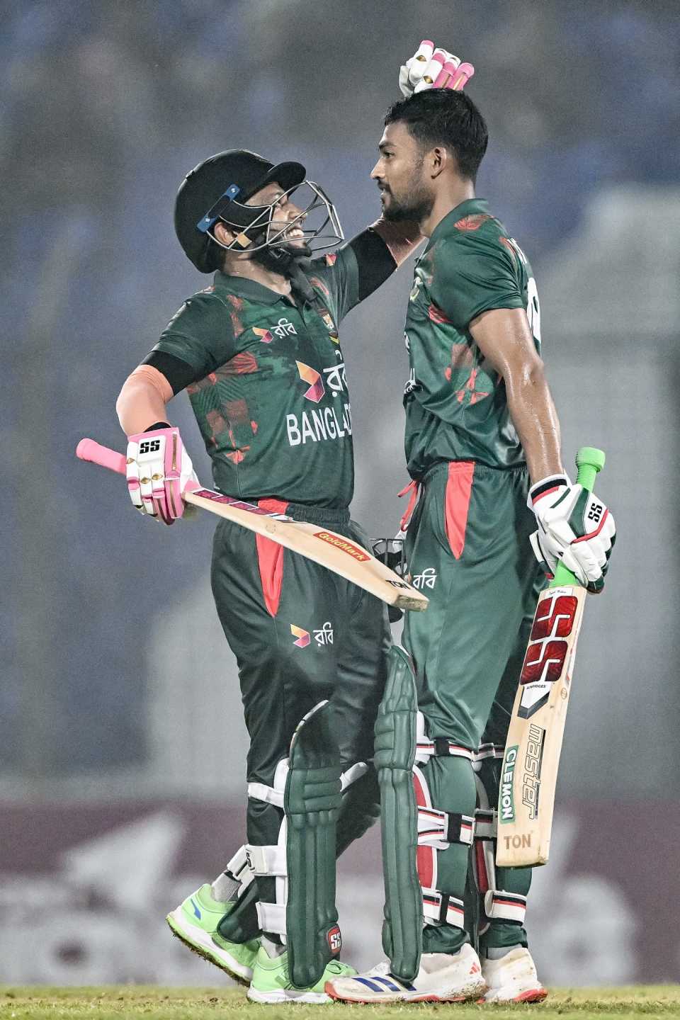 Najmul Hossain Shanto and Mushfiqur Rahim added an undefeated 165 runs for the fifth wicket