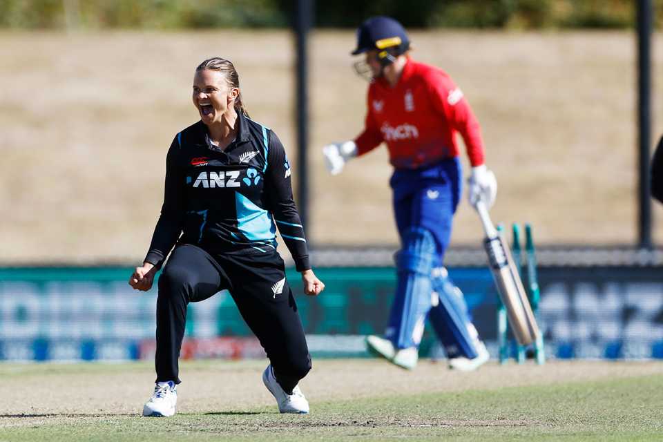 Suzie Bates closed out the game for New Zealand, New Zealand vs England, 3rd T20I, Nelson, March 24, 2024