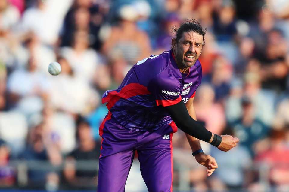 David Wiese attempts a throw at the stumps, Men's Hundred, Northern Superchargers vs Oval Invincibles, Headingley, August 11, 2023