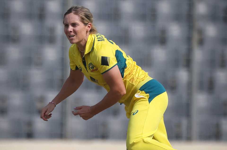 Sophie Molineux continued her impressive form with another three wickets, Bangladesh vs Australia, 2nd T20I, Mirpur, April 2, 2024