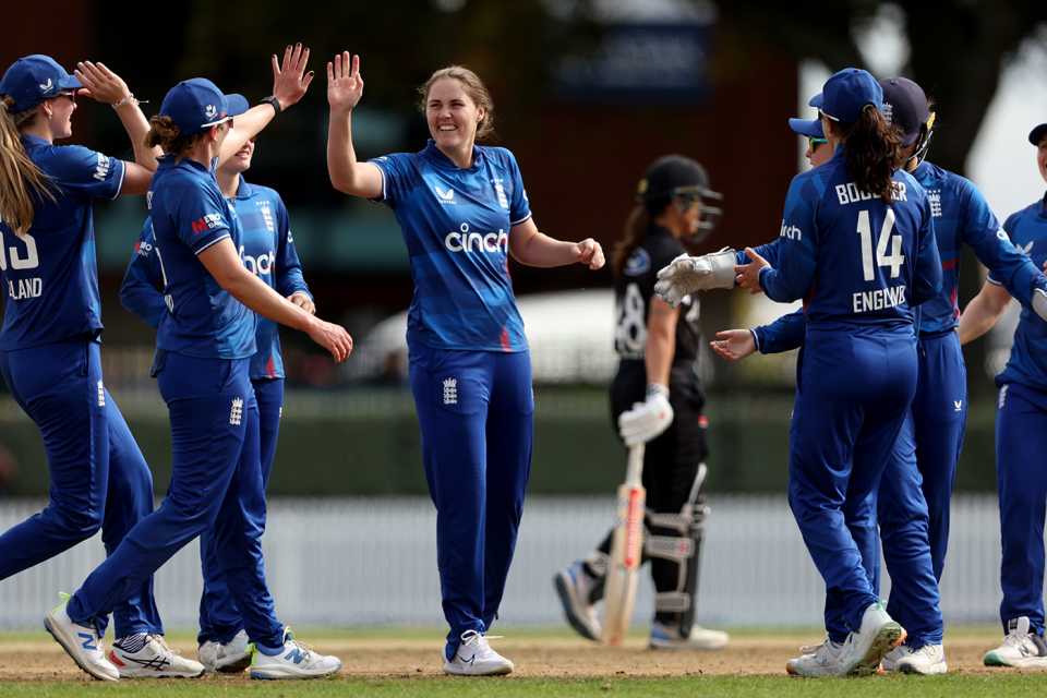 Nat Sciver-Brunt celebrates the wicket of Suzie Bates, New Zealand Women vs England Women, 2nd ODI, Hamilton, April 4, 2024