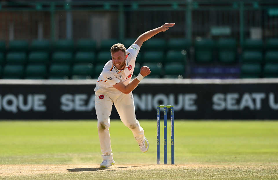 Sam Cook delivers the ball, Essex vs Hampshire, LV= Insurance Championship, Chelmsford, September 22, 2023