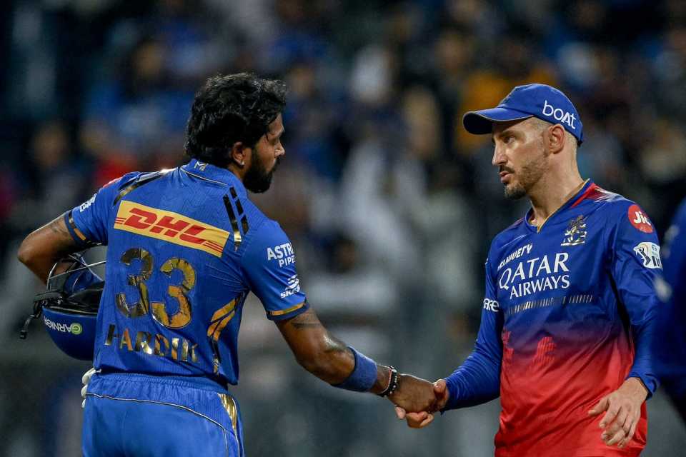 The victor and the vanquished - Hardik Pandya won it on the day against Faf du Plessis