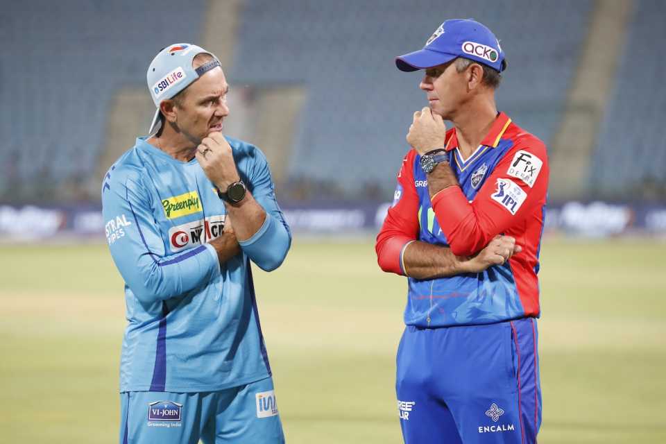 Old mates Justin Langer and Ricky Ponting catch up after the game