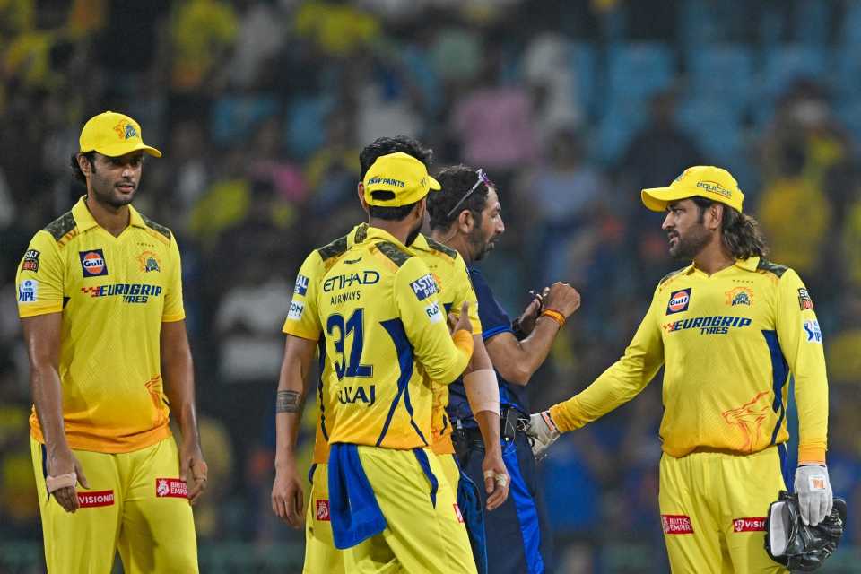 MS Dhoni and his team-mates have a chat with umpire Anil Chaudhary, Lucknow Super Giants vs Chennai Super Kings, IPL 2024, Lucknow, April 19, 2024