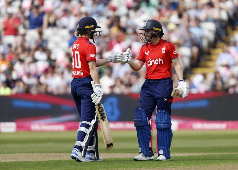 Amy Jones and Heather Knight stabilised England after early wickets, England vs Pakistan, 1st women's T20I, Birmingham, May 11, 2024