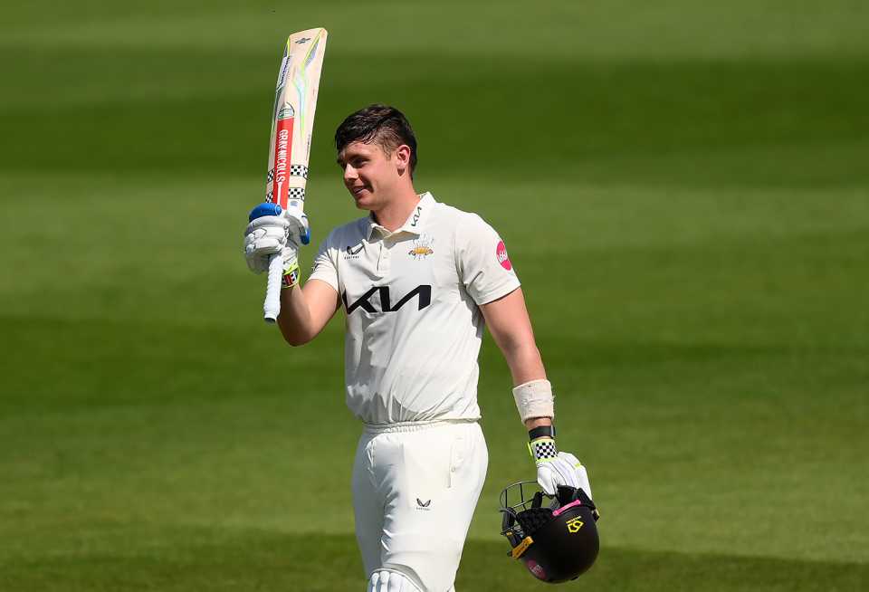 Jamie Smith acknowledges his hundred, Surrey vs Warwickshire, County Championship, Division One, The Oval, May 12, 2024