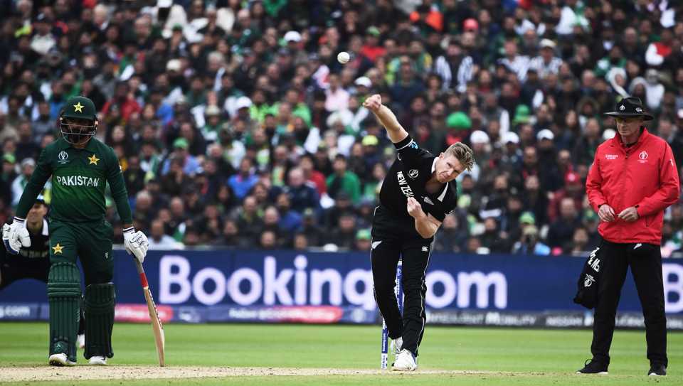 Jimmy Neesham bowls, New Zealand v Pakistan, World Cup 2019, Birmingham, June 26, 2019