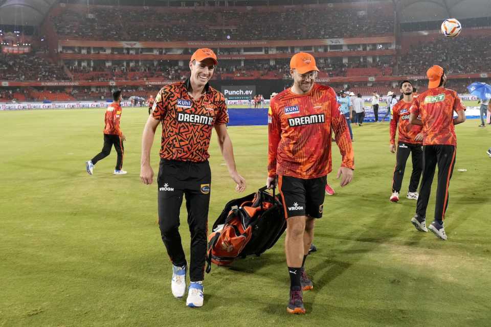 Pat Cummins and Daniel Vettori share a laugh, Sunrisers Hyderabad vs Gujarat Titans, IPL 2024, Hyderabad, May 16, 2024