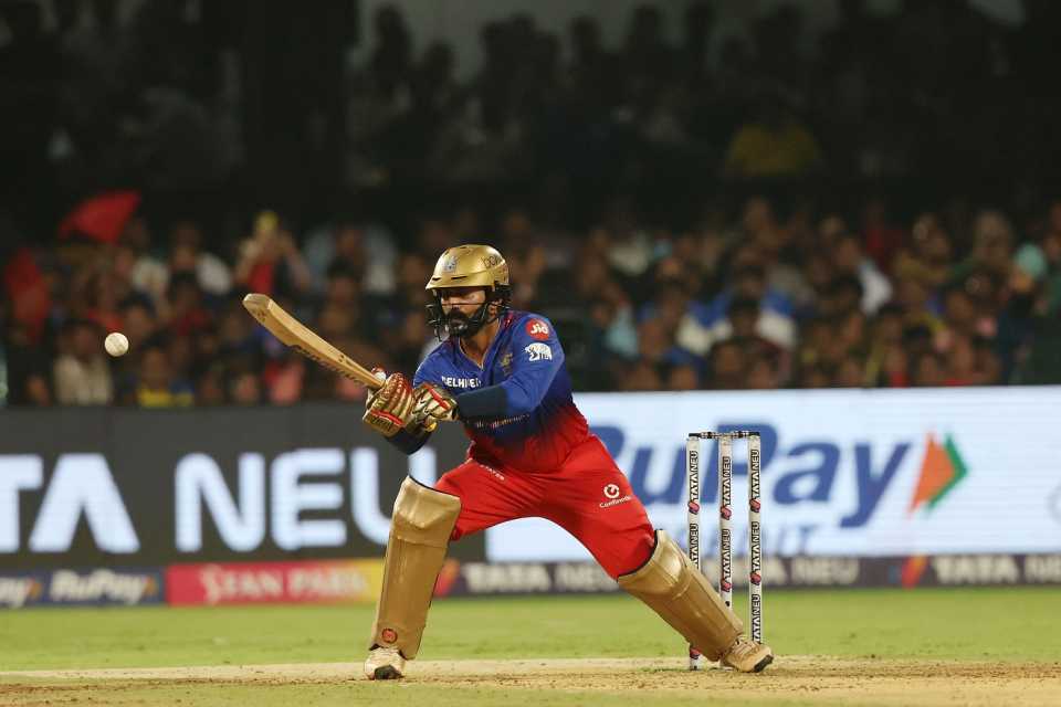 A creative Dinesh Karthik tries the scoop, Royal Challengers Bengaluru vs Chennai Super Kings, IPL 2024, Bengaluru, May 18, 2024