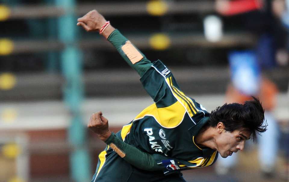 Mohammad Amir bowls, Pakistan v West Indies, Champions Trophy, Group A, Johannesburg, September 23, 2009