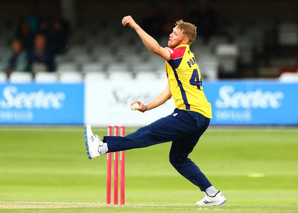 Jamie Porter in his delivery stride, Essex vs Kent, Vitality Blast, Chelmsford, June 25, 2021