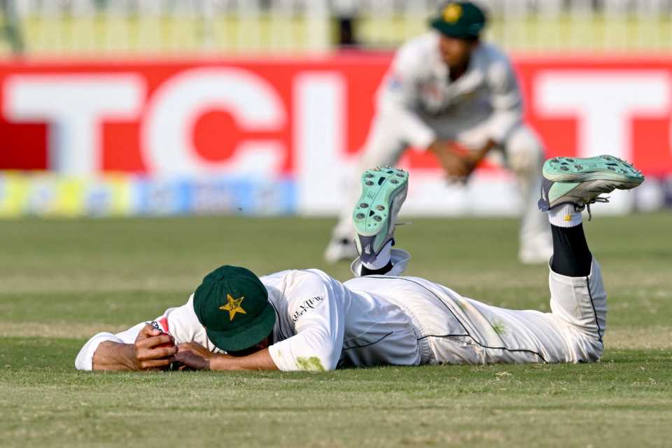 Shan Masood reacts to dropping Hasan Mahmud in the covers, Pakistan vs Bangladesh, 2nd Test, Rawalpindi, 3rd day, September 1, 2024