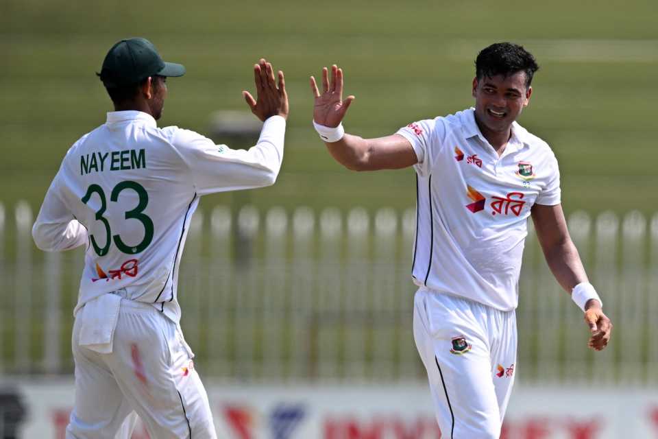 Taskin Ahmed picked up the first wicket of the fourth day, Pakistan vs Bangladesh, 2nd Test, Rawalpindi, 4th day, September 2, 2024