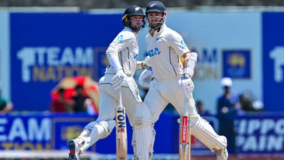Kane Williamson and Devon Conway run between the wickets, Sri Lanka vs New Zealand, 2nd Test, Galle, 3rd day, September 28, 2024