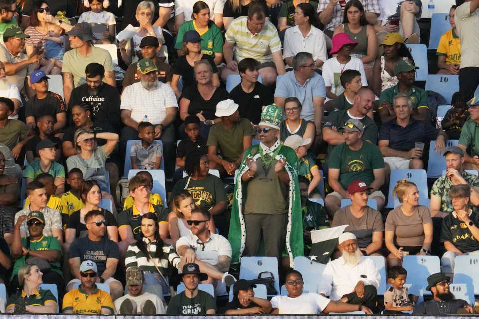 A Pakistan fan finds his moment of joy in Centurion, South Africa vs Pakistan, 2nd T20I, Centurion, December 13, 2024
