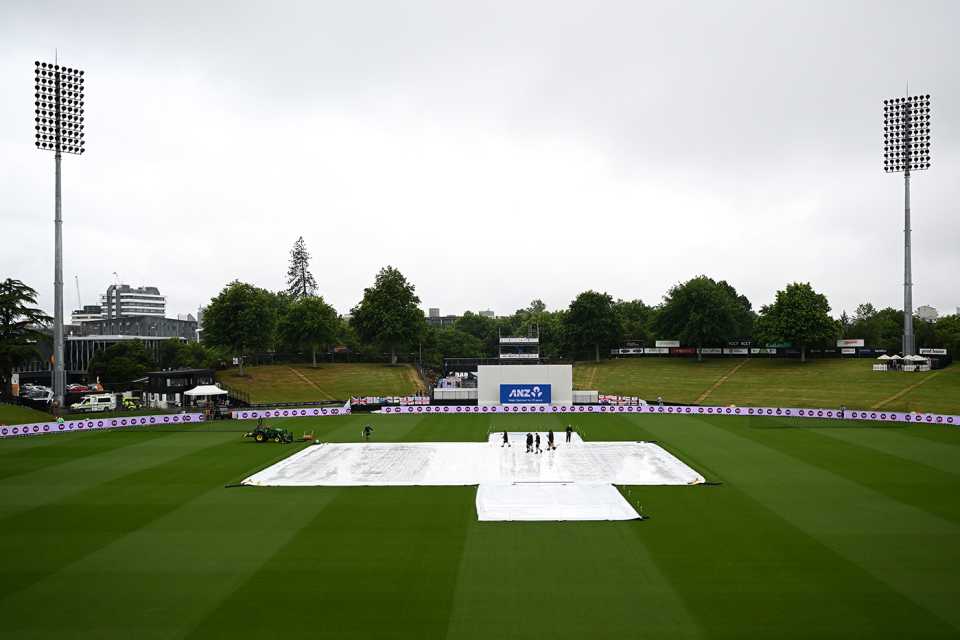 The covers were in place at the start of day three, New Zealand vs England, 3rd Test, Hamilton, 2nd day, December 16, 2024