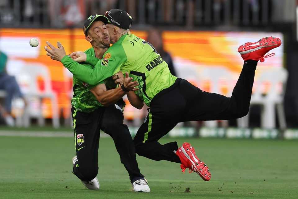 Sydney Thunder Duo Hospitalized After Frightening Collision in Big Bash League