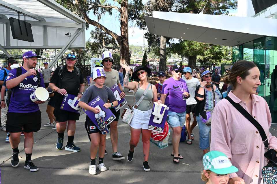 Folks from Hobart were ready to party in the final, Hobart Hurricanes vs Sydney Thunder, BBL final, Hobart, January 27, 2025