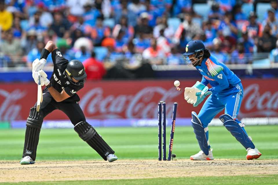 Rachin Ravindra loses his stumps to Kuldeep Yadav, India vs New Zealand, Champions Trophy final, Dubai, March 9, 2025