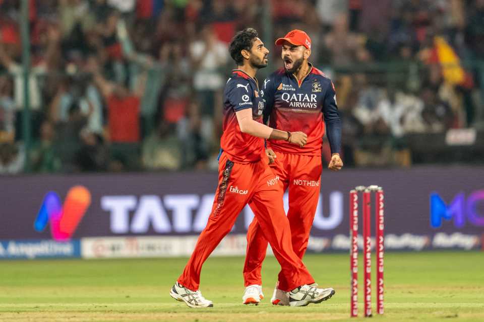 royal challengers bengaluru vs gujarat titans match scorecard