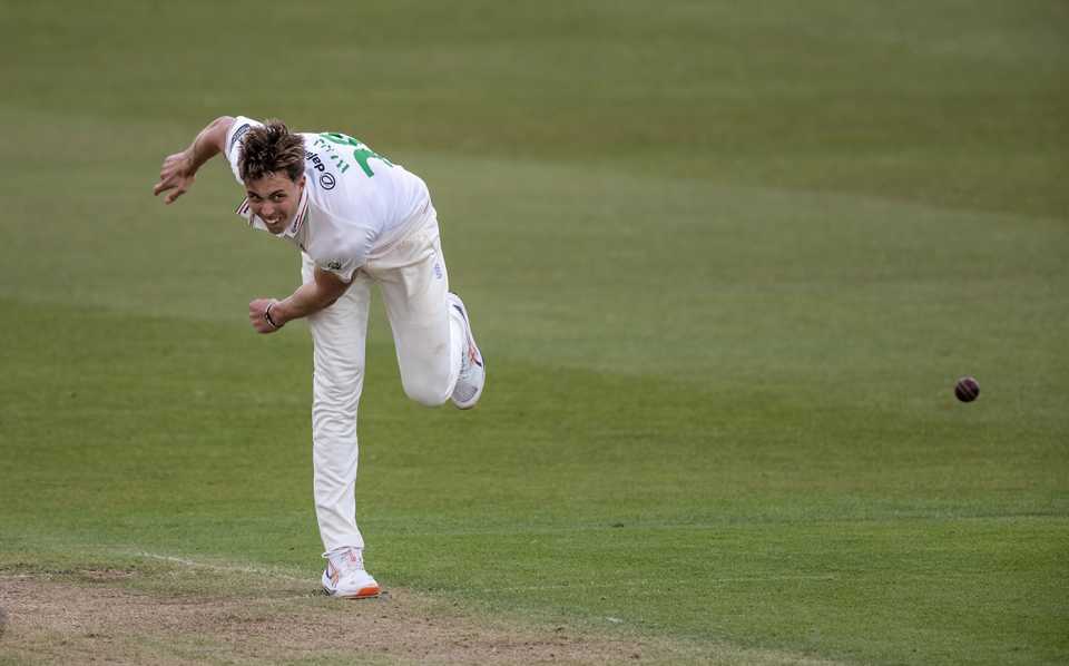 Josh Hull sends one down, Leicestershire vs Northamptonshire, County Championship, Division Two, Grace Road, May 3, 2025