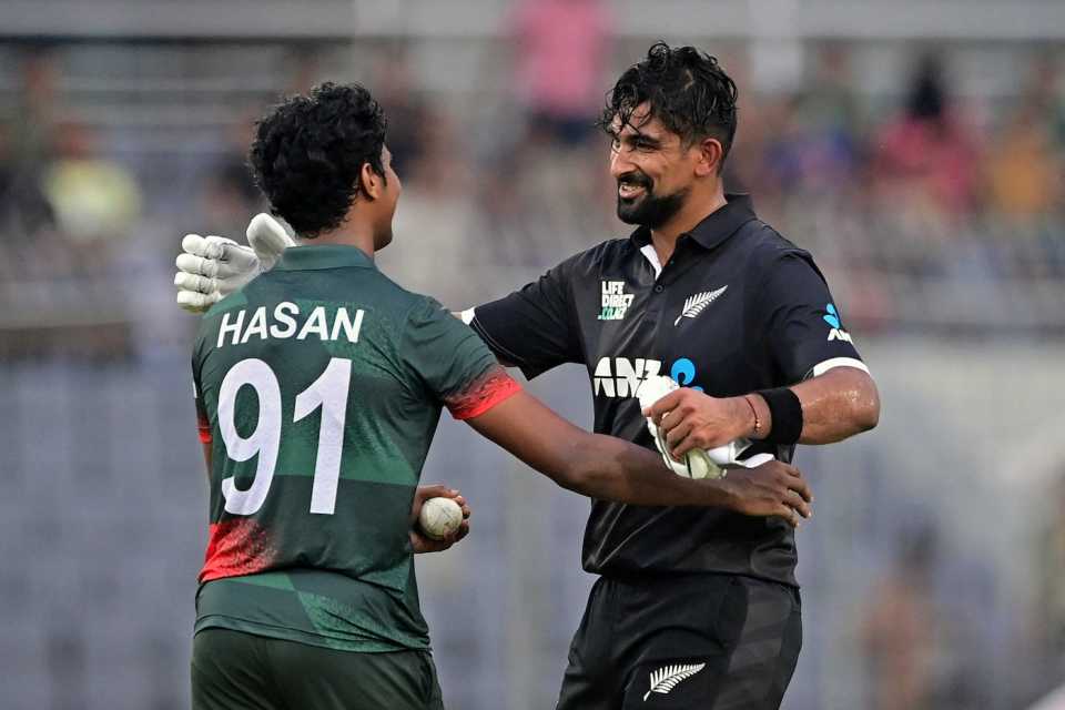 Hasan Mahmud and Ish Sodhi hug after Bangladesh called him back after a run-out at the non-striker's end, Bangladesh v New Zealand, 2nd ODI, Mirpur, September 23, 2023