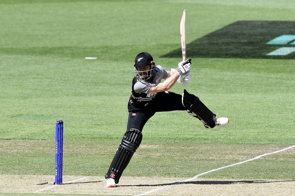 Kane Williamson gets on one leg, Ireland vs New Zealand, ICC Men's T20 World Cup 2022, Adelaide, November 4, 2022