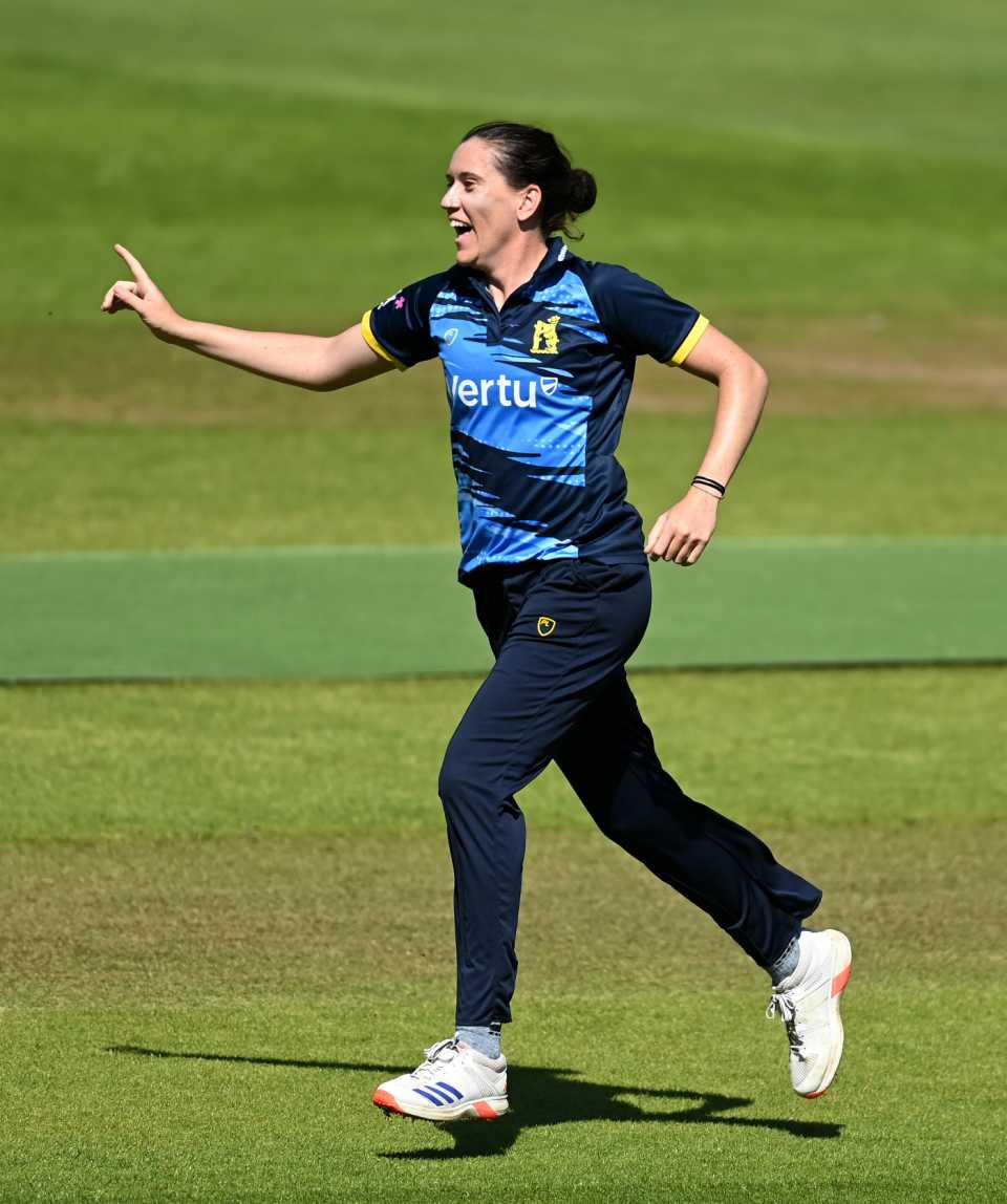 Emily Arlott has been in the wickets for Warwickshire, April 30, 2025
