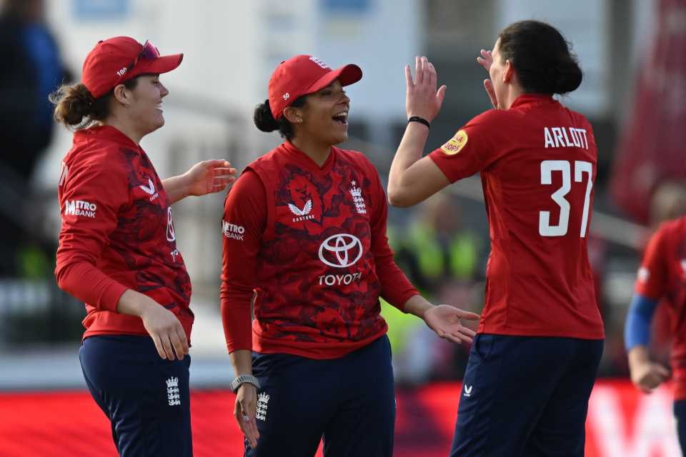 Em Arlott claimed three wickets to set up victory, England vs West Indies, 2nd women's T20I, Hove, May 23, 2025
